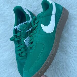 Nike Green and White Men's Shoes
